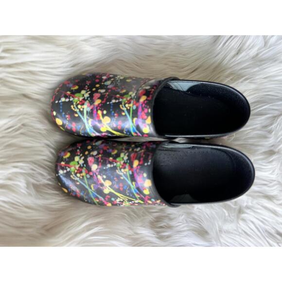 Sanita Women's Colorful Clogs - Fun and Functional Size 40 - Picture 2 of 6